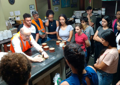 Empresa de portas abertas aos alunos da ETEC